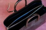 ブライドルレザー　『ビジネスバッグ』　中　ファスナー開いて